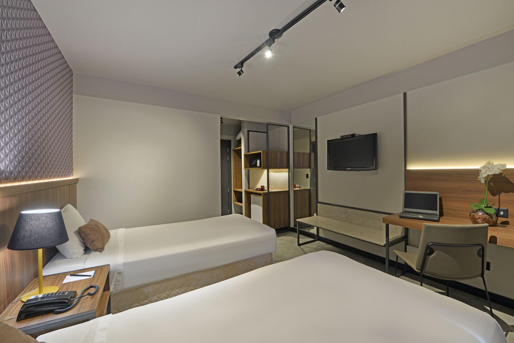 Hotel Deville Business Maringá Екстериор снимка