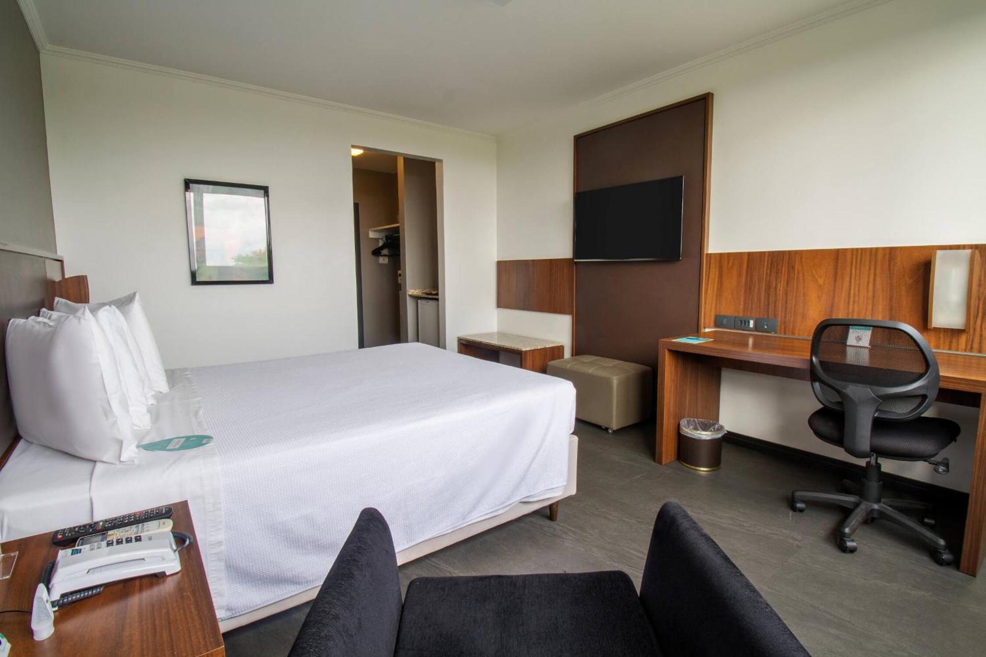 Hotel Deville Business Maringá Екстериор снимка